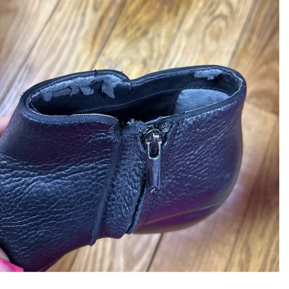 Sam Edelman Black Leather Ankle Boots Women's Classic Everyday Zip Booties - Picture 8 of 8